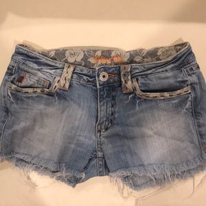 Size 29 Miss Me cut off shorts